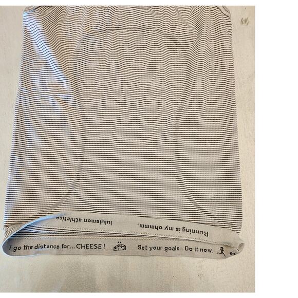 Lululemon Swiftly Tech Racerback SZ 6 Black White Stripe - Picture 6 of 9